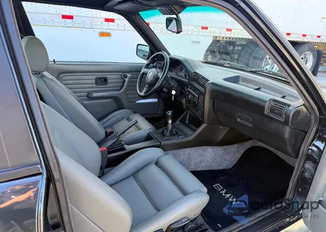 1988 BMW M3 z USA, uszkodzony, nr VIN WBSAK0306J2195224